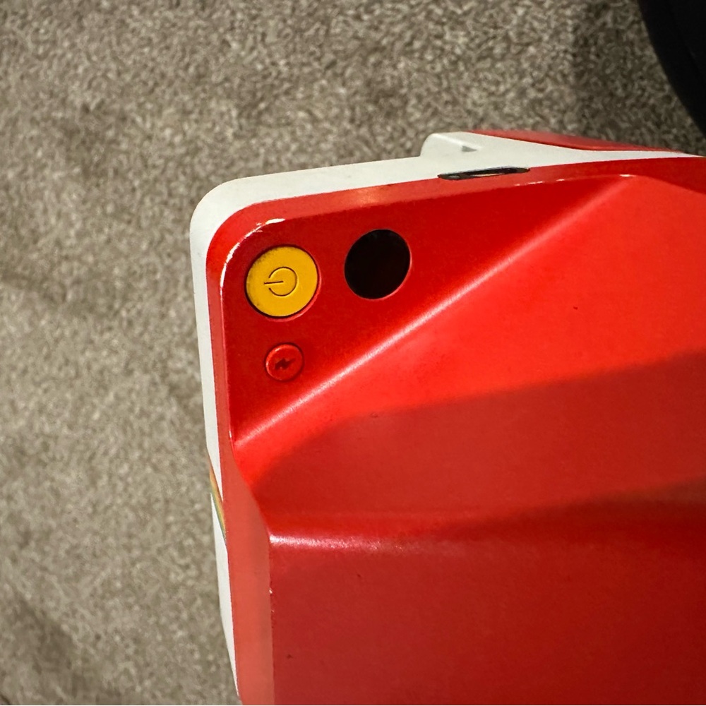 Polaroid Now Vibrant Red Instant Camera - Picture 7 of 16